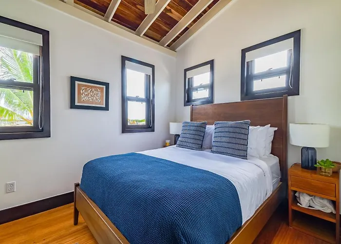Coral Retreat And Mistico Club Boat Shuttle Villa